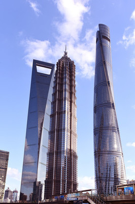 上海陆家嘴的三大高层建筑 现代都市的壮丽地标